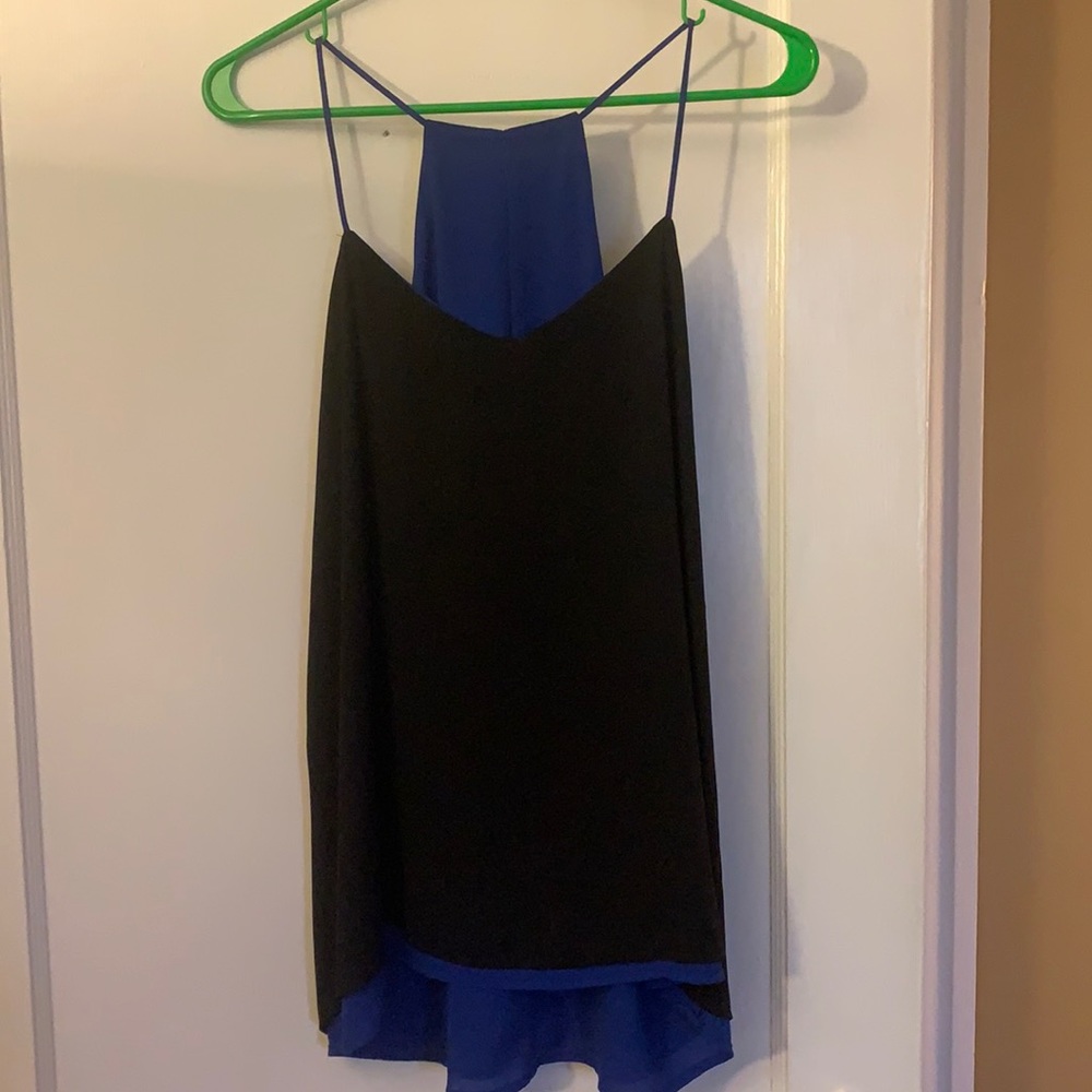 Reversible black and blue express tank